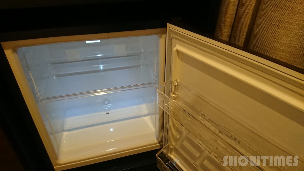 ANAクラウンプラザホテル札幌デラックスダブルの冷蔵庫